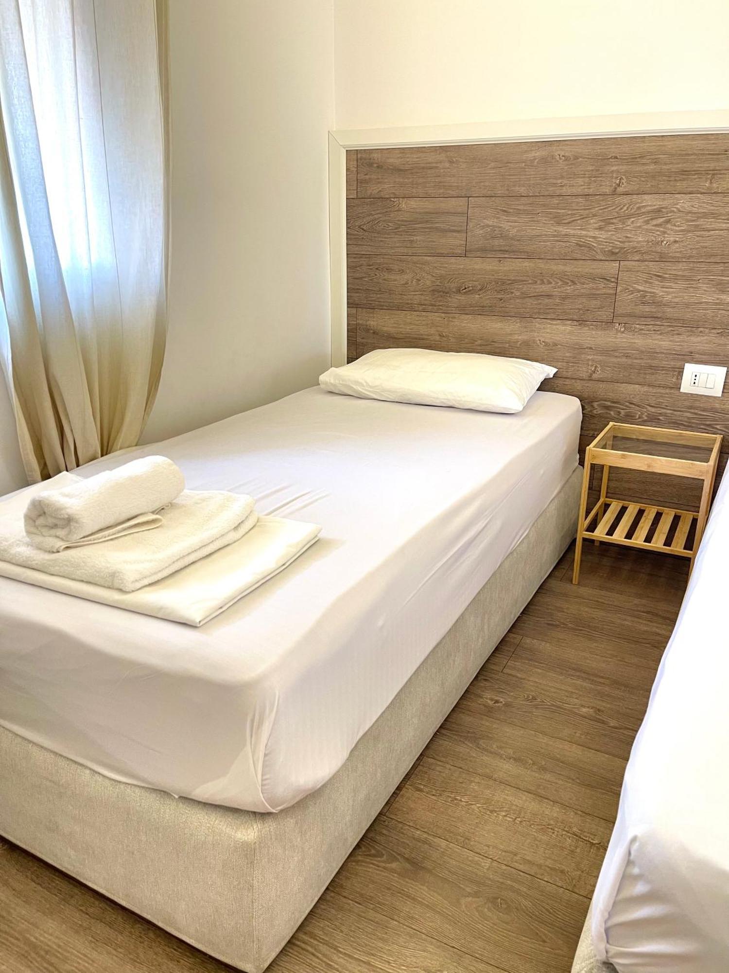 Hotel Aulona Sarandë Exterior foto